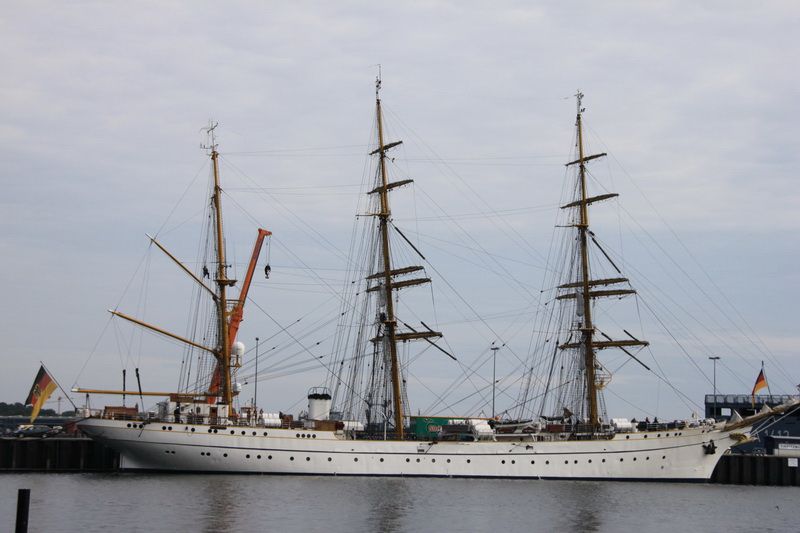 Die Gorch Fock II an der Tirpitz-Mole